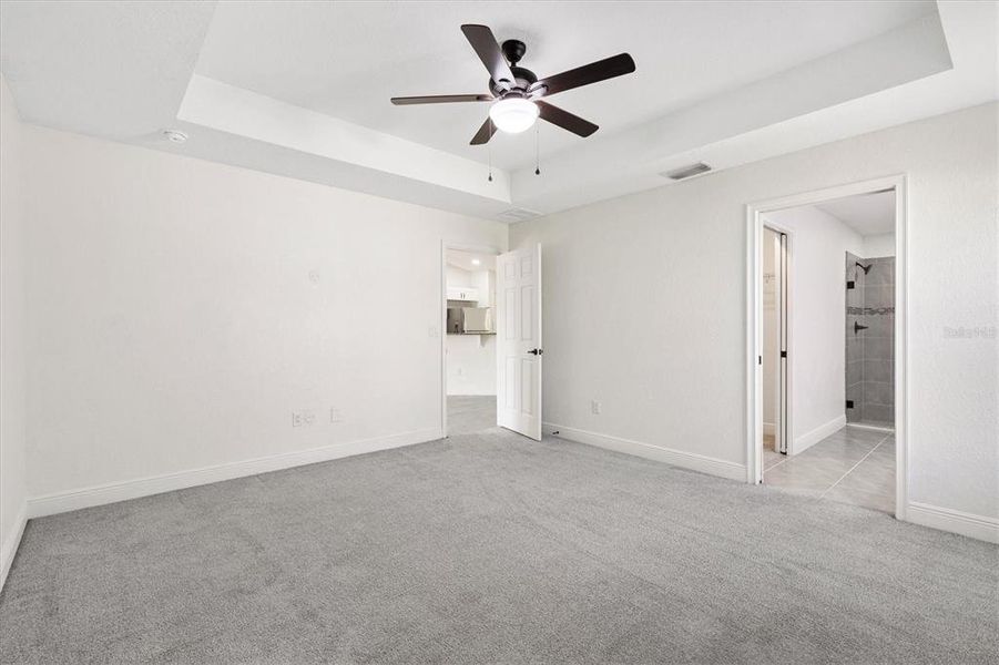 Spacious, unfurnished interior of a new home in , Summerfield (Image 15).