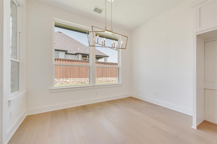 Spacious, unfurnished interior of a new home in Quail Hollow, Rockwall (Image 16).