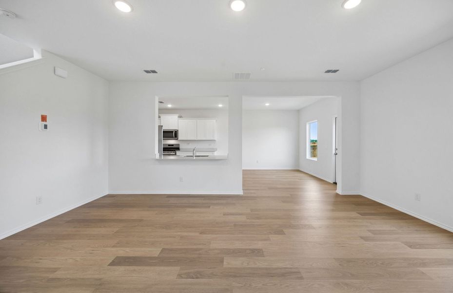 Representative unfurnished interior of a home built from the Frio by Centex in Ashford Crossing, Princeton (Image 19).