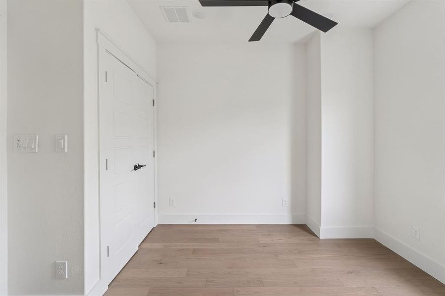 Spacious, unfurnished interior of a new home in , Fort Worth (Image 20).