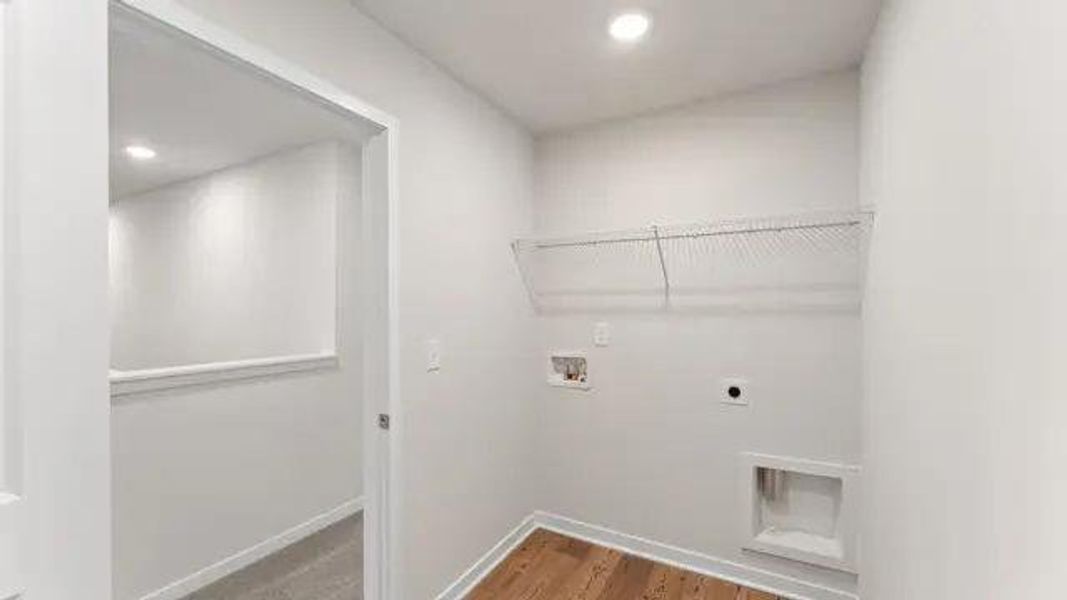 Spacious, unfurnished interior of a new home in Magnolia Square, Austell (Image 13).