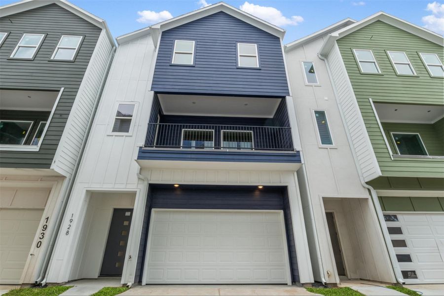 Welcome to 1928 Purswell — 2,221 sq. ft. of brand-new construction in one of Houston’s most desirable locations in Spring Branch Texas! Welcome to 1928 Purswell — 2,221 sq. ft. of brand-new construction in one of Houston’s most desirable locations in Spring Branch Texas!