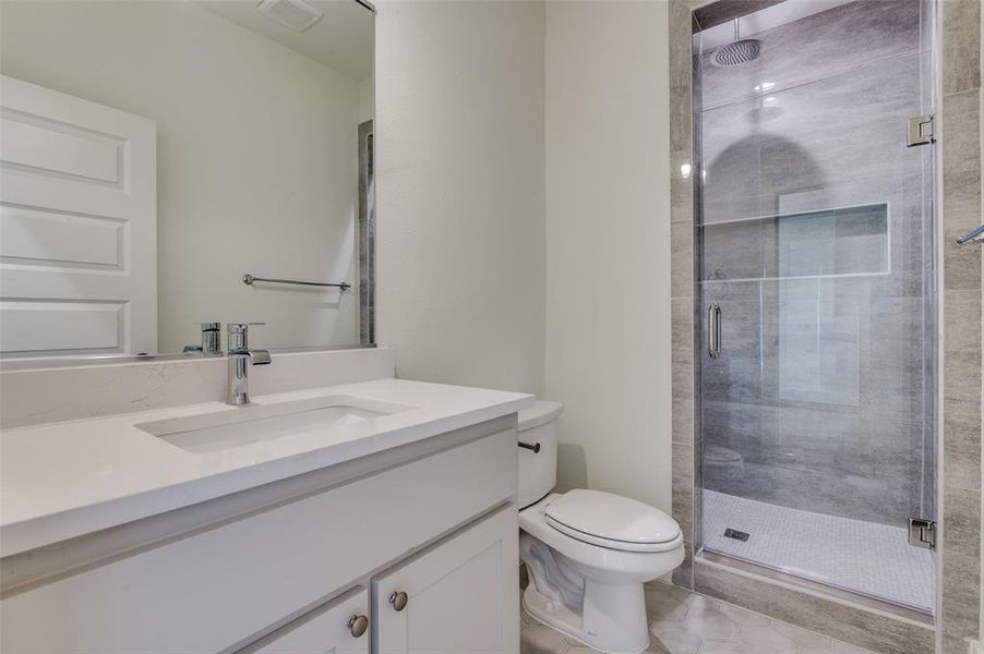 Furnished interior view inside a new home in , Dallas (Image 6).