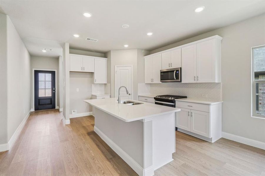 Furnished interior view inside a new home in Westmoor, Sherman (Image 5).