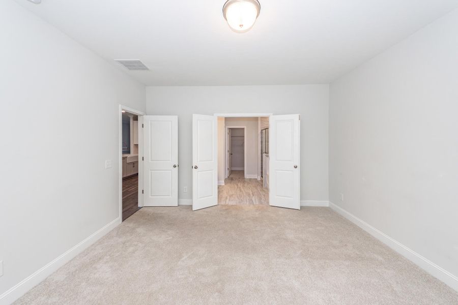Spacious, unfurnished interior of a new home in Hampton Woods, Summerville (Image 17). Spacious, unfurnished interior of a new home in Hampton Woods, Summerville (Image 17).
