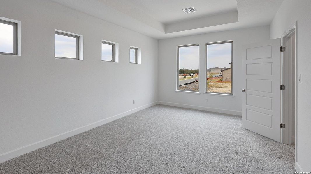 Spacious, unfurnished interior of a new home in Ladera, San Antonio (Image 20).