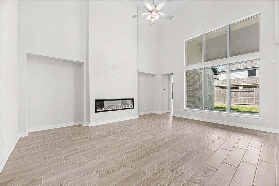 Representative image. Features, specifications, selections and colors may vary. Representative image. Features, specifications, selections and colors may vary.