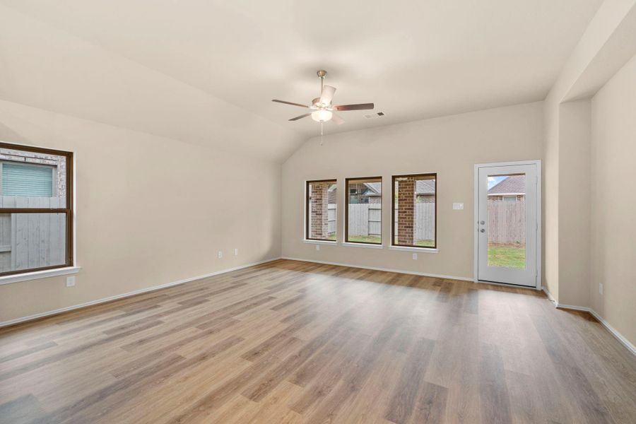 Spacious, unfurnished interior of a new home in Pomona 50' & 55', Manvel (Image 20).