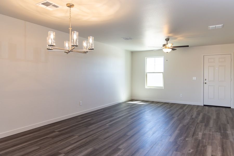 Spacious, unfurnished interior of a new home in Rancho Santa Rosa, Maricopa (Image 29).