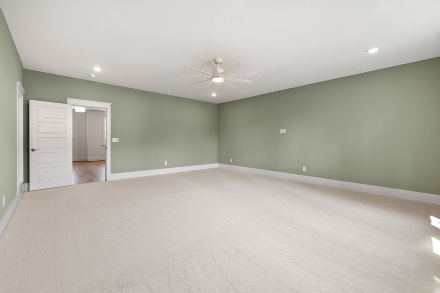Representative unfurnished interior of a home built from the The Emerson by RobuckHomes in Stonehenge, Raleigh (Image 192).