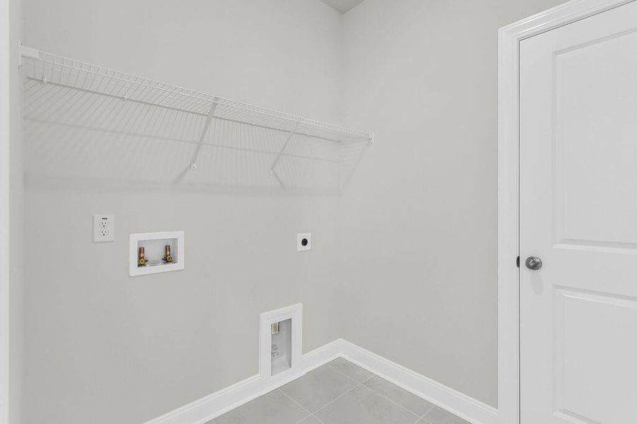 Spacious, unfurnished interior of a new home in Heron Preserve, Hanahan (Image 11).