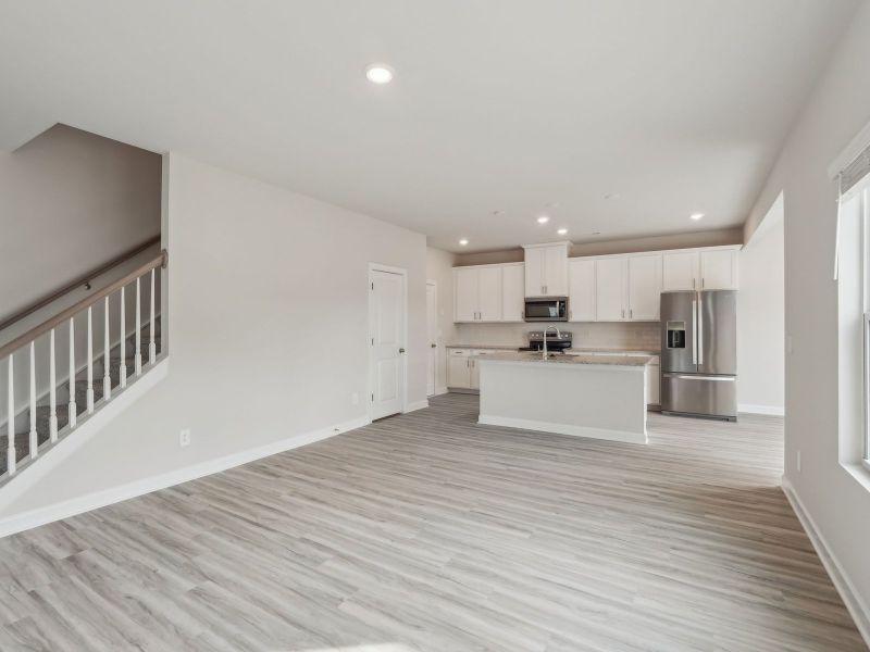 Spacious, unfurnished interior of a new home in Walnut Reserve, Conover (Image 11).