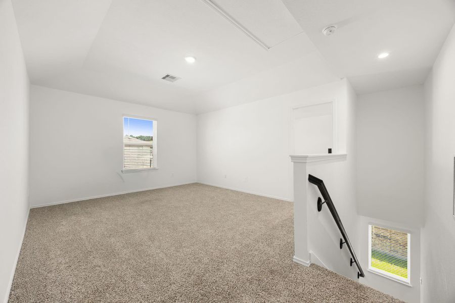 Spacious, unfurnished interior of a new home in Breckenridge Forest, Spring (Image 25).