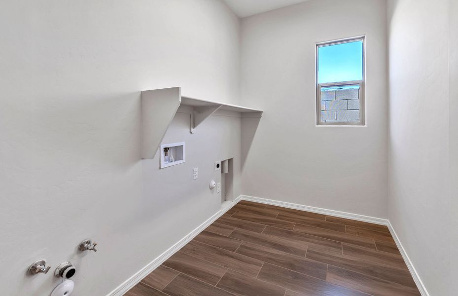 Spacious, unfurnished interior of a new home in Vistoso Canyon Estates, Oro Valley (Image 11).