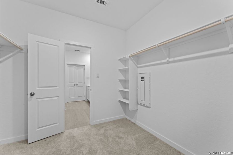 Spacious, unfurnished interior of a new home in Espada, San Antonio (Image 17).
