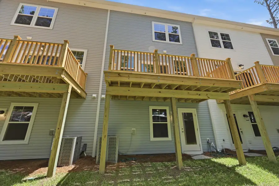 Exterior details and patio area of a home in Rhetts Cove, Johns Island (Image 4).