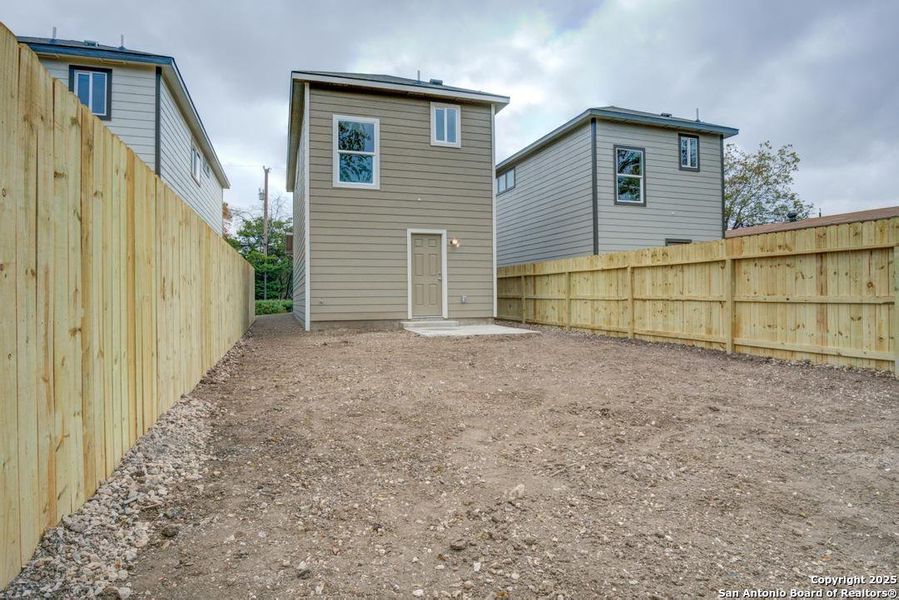 Exterior details and patio area of a home in , San Antonio (Image 20).