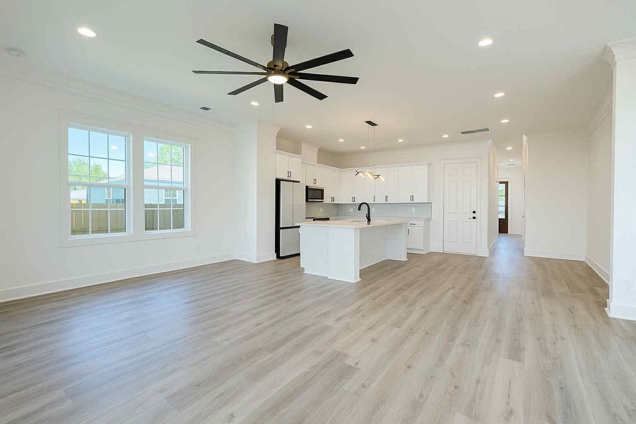 Spacious, unfurnished interior of a new home in , North Charleston (Image 28).