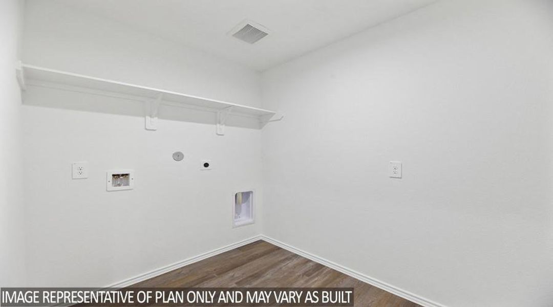 Spacious, unfurnished interior of a new home in Williams Reserve East, Conroe (Image 13).