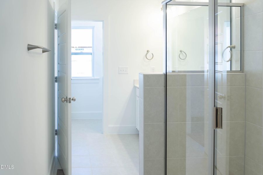 Powell_OwnersSuiteBath1