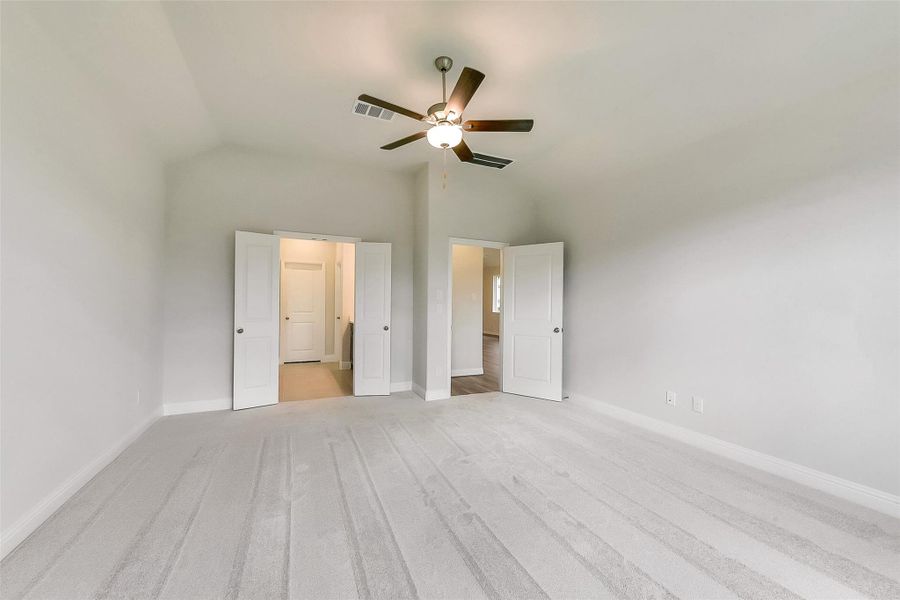 Spacious, unfurnished interior of a new home in Evergreen 40', Conroe (Image 20).