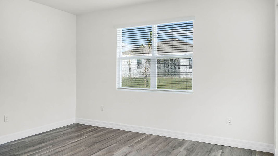 Spacious, unfurnished interior of a new home in Hawthorne Ranch, Lakeland (Image 17).