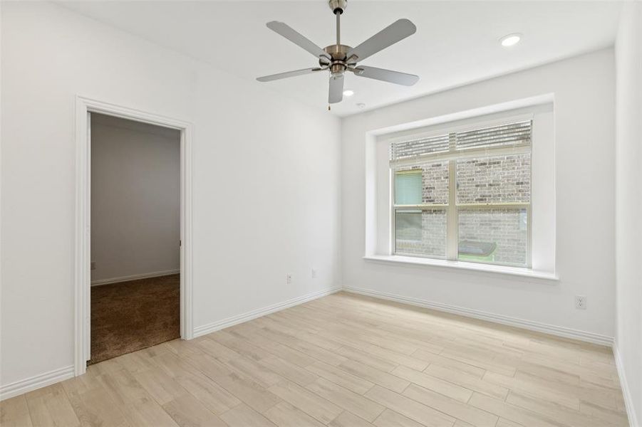 Spacious, unfurnished interior of a new home in Northlake Estates: Brookstone Collection, Little Elm (Image 19).