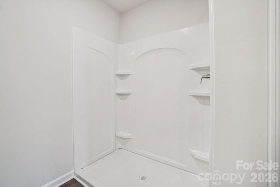 Spacious, unfurnished interior of a new home in Frey Creek, Spartanburg (Image 13).