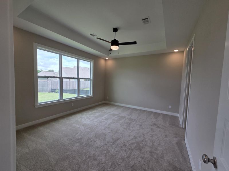 Spacious, unfurnished interior of a new home in Twin Oaks, Oakland (Image 20).