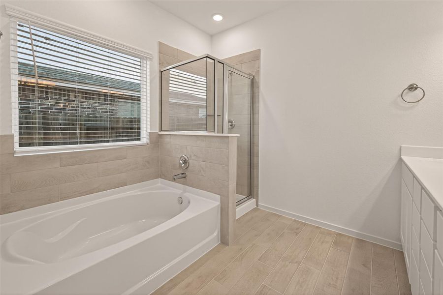 Furnished interior view inside a new home in Lago Mar, Texas City (Image 12).