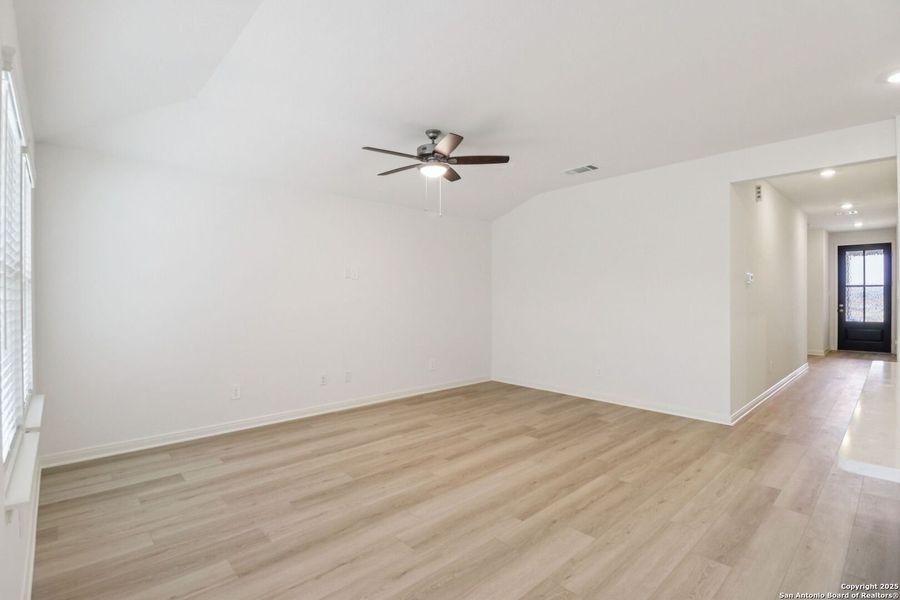 Spacious, unfurnished interior of a new home in Remington Ranch, San Antonio (Image 36). Spacious, unfurnished interior of a new home in Remington Ranch, San Antonio (Image 36).