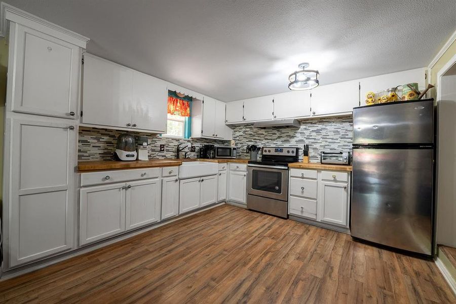 Furnished interior view inside a new home in , Winnsboro (Image 4).