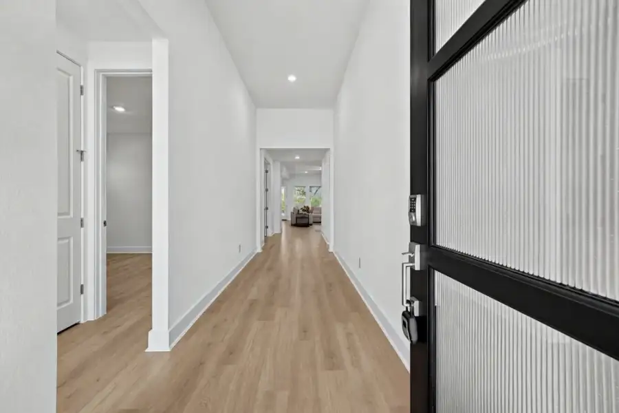 Spacious, unfurnished interior of a new home in Parkside on the River, Georgetown (Image 20). Spacious, unfurnished interior of a new home in Parkside on the River, Georgetown (Image 20).