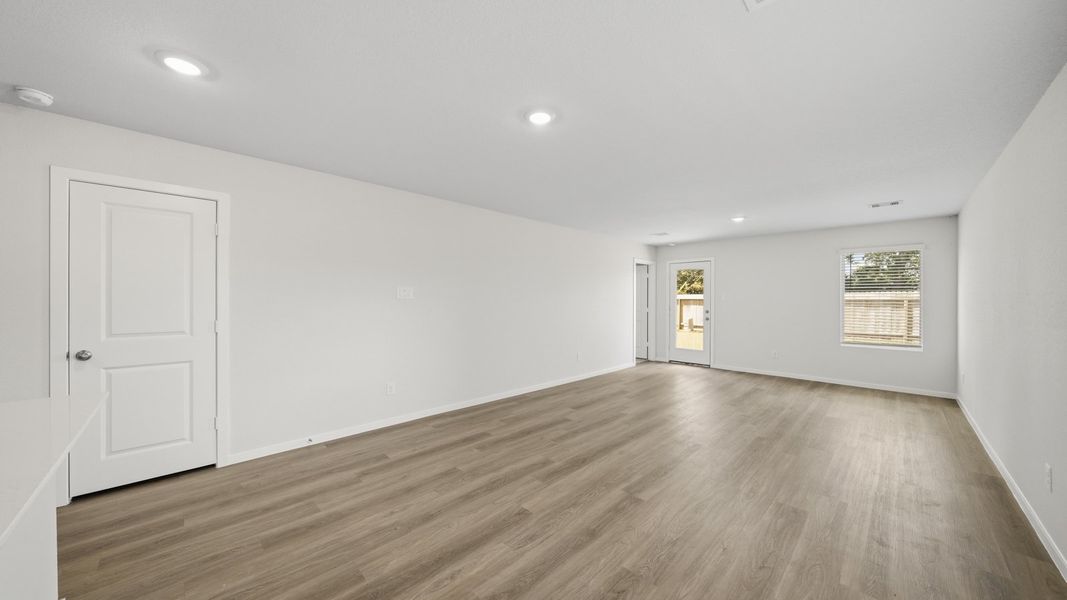 Spacious, unfurnished interior of a new home in Sunset Valley, Hockley (Image 17).