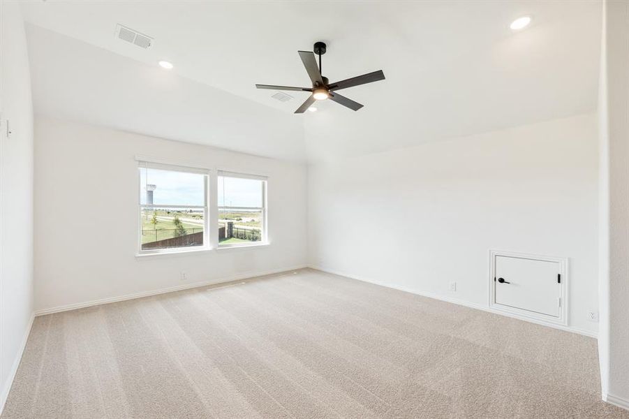 Spacious, unfurnished interior of a new home in Timberbrook 3B-4A, Justin (Image 22).