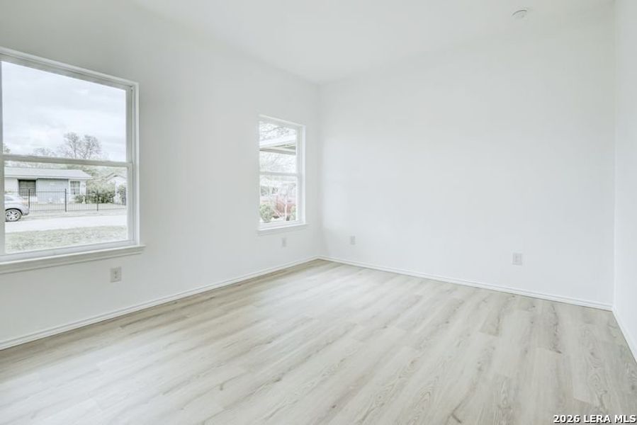 Spacious, unfurnished interior of a new home in , San Antonio (Image 11).