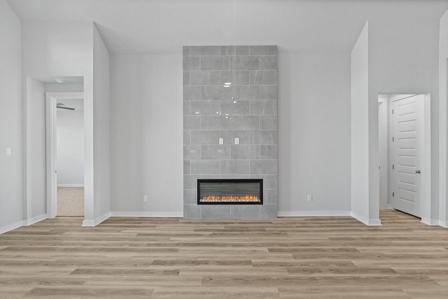 Spacious, unfurnished interior of a new home in Lariat, Liberty Hill (Image 36).