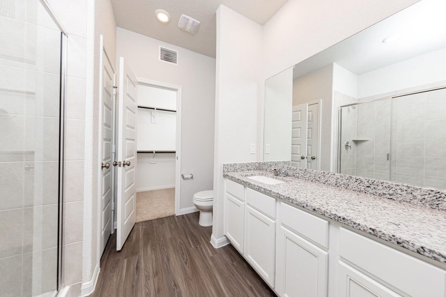 Furnished interior view inside a new home in Cliffstone Hills, Conroe (Image 10).