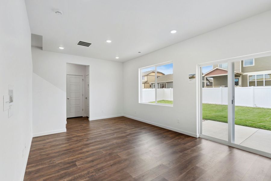 Spacious, unfurnished interior of a new home in Union Colony West, Greeley (Image 13).