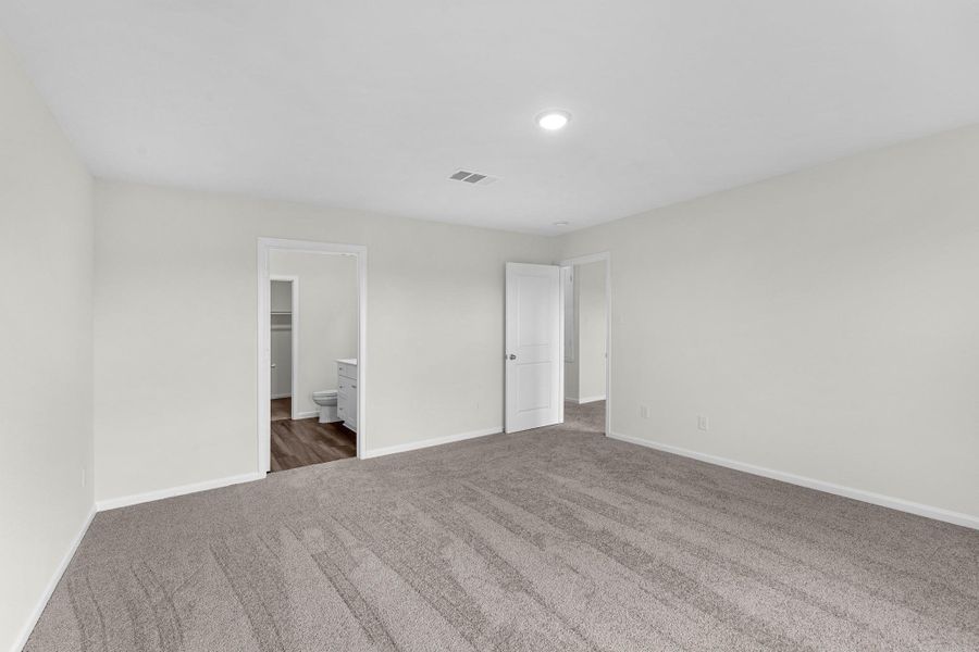 Spacious, unfurnished interior of a new home in Stonebrooke, Conroe (Image 12).