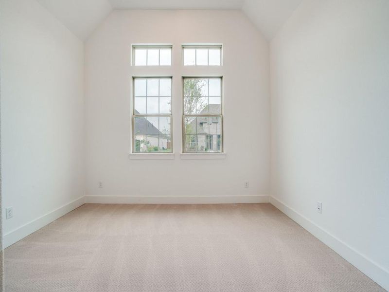 You'll find 3 nicely sized secondary bedrooms complete with walk-in closets and en suite baths in our Sofia plan.