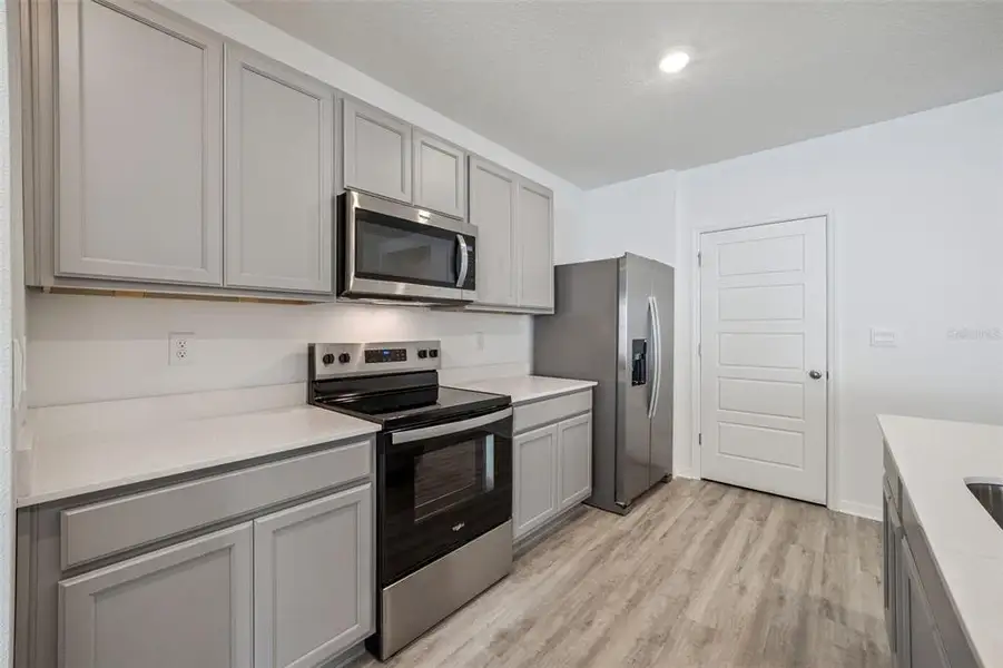 Furnished interior view inside a new home in , Tavares (Image 7).