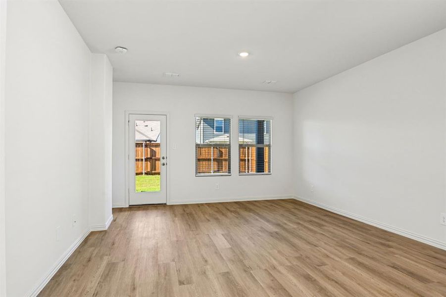 Spacious, unfurnished interior of a new home in Lakehaven - Spring Series, Farmersville (Image 31).