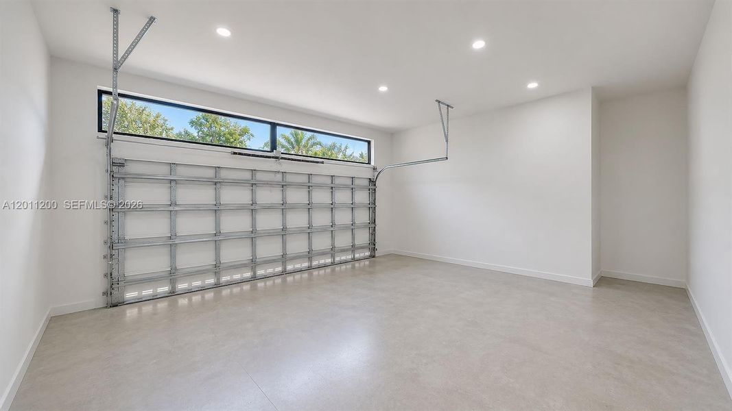 Spacious, unfurnished interior of a new home in , Miami Lakes (Image 85).