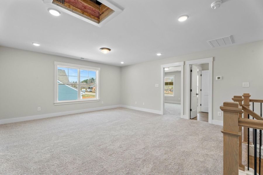 Spacious, unfurnished interior of a new home in Redland, Advance (Image 24).