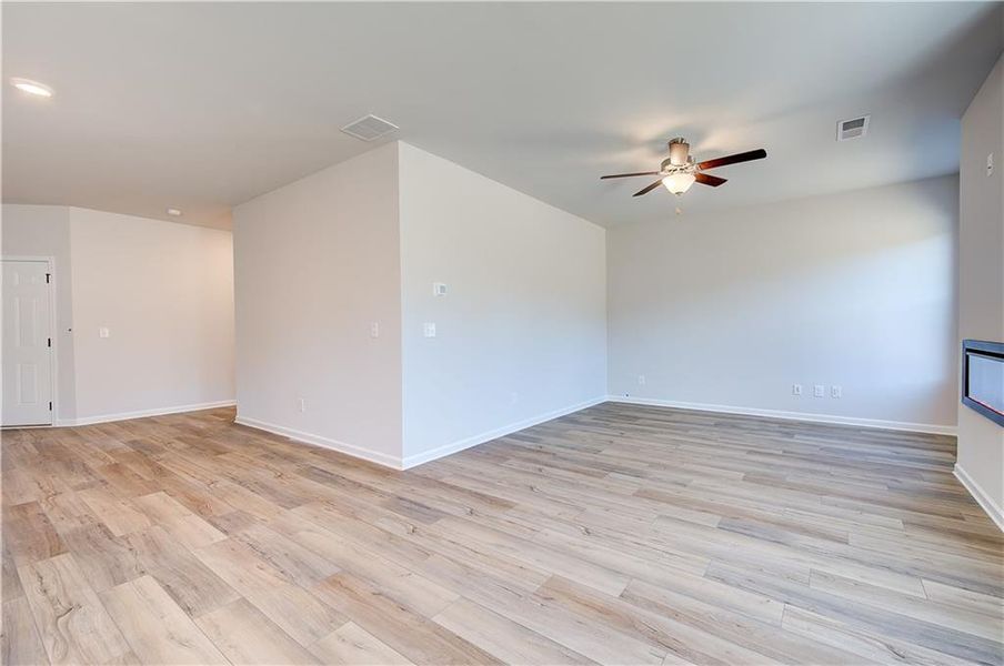 Spacious, unfurnished interior of a new home in Chapel Hill, Newnan (Image 18).