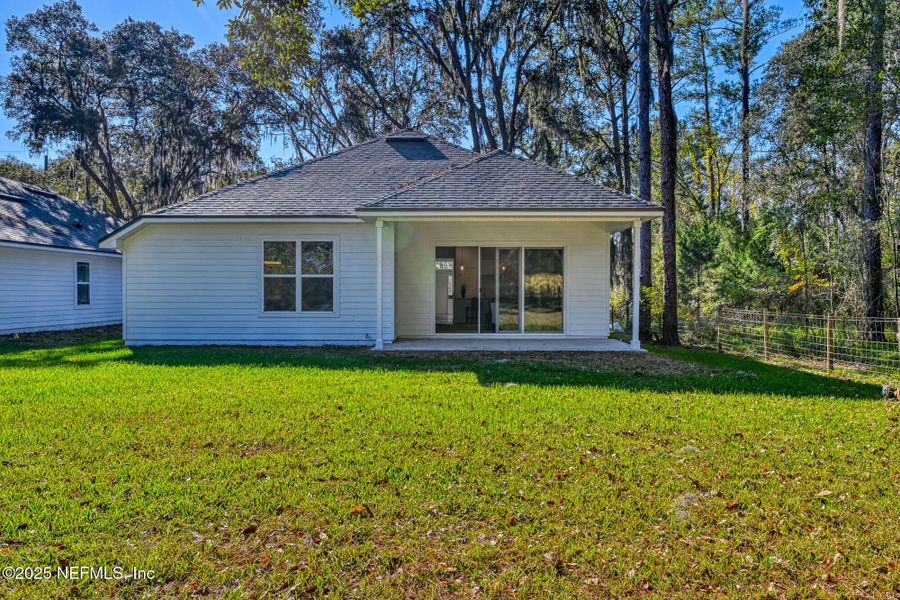 Exterior details and patio area of a home in , Jacksonville (Image 25).