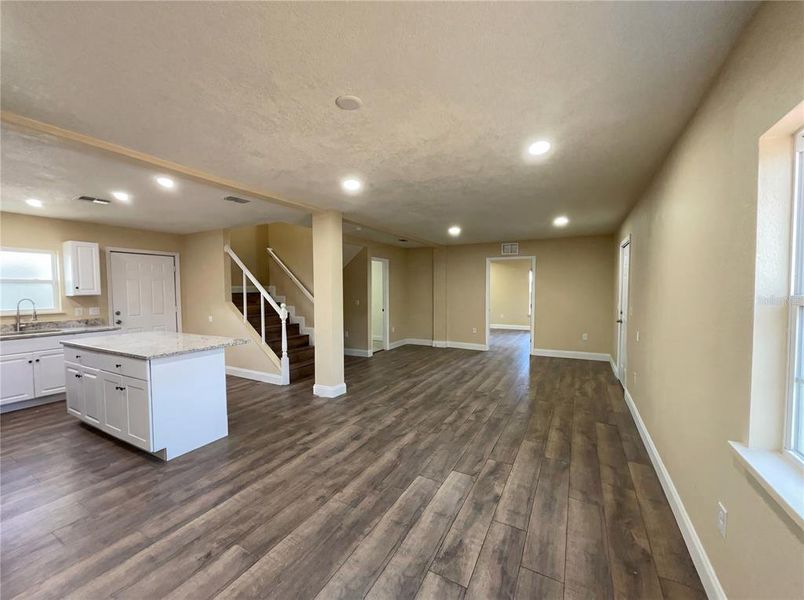 Spacious, unfurnished interior of a new home in , Deltona (Image 19).