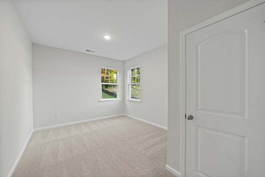Spacious, unfurnished interior of a new home in Chandler Ridge, McLeansville (Image 26).