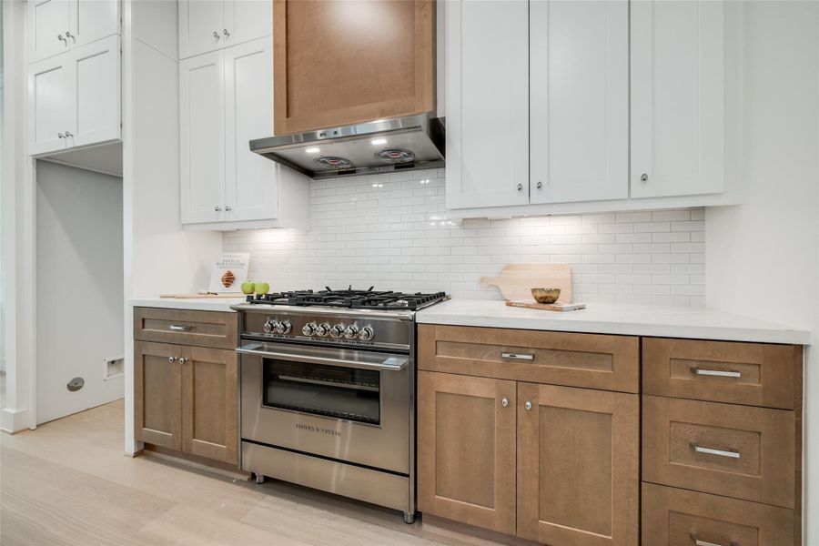 ASK ABOUT CUSTOMIZATION OPTIONS DURING CONSTRUCTION ONLY *MAZZARINO MODEL HOME * PHOTOS MAY SHOW A SIMILAR FLOOR PLAN AND/OR UPGRADED/ALTERNATIVE FINISHES * Please use these photos as a guide *THIS IS AN ACTIVE CONSTRUCTION SITE, BUYERS MUST REQUEST APPOINTMENT TO BE ON PREMISE AT ALL TIMES.